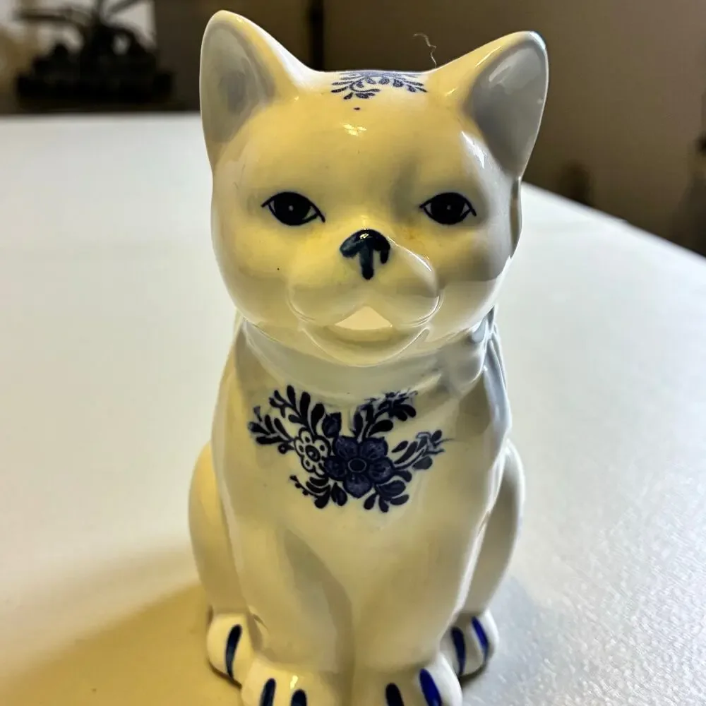 Vintage JSNY Taiwan Blue White Ceramic Cat Creamer Pitcher Delft Style Kitty